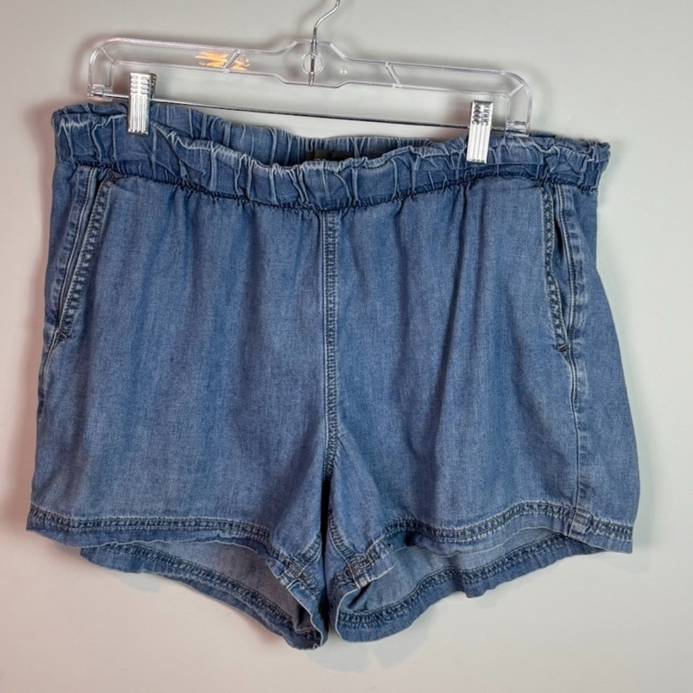 Torrid Womens Denim Pull-on Stretch Shorts Size 0X Comfort Pockets Summer 4"